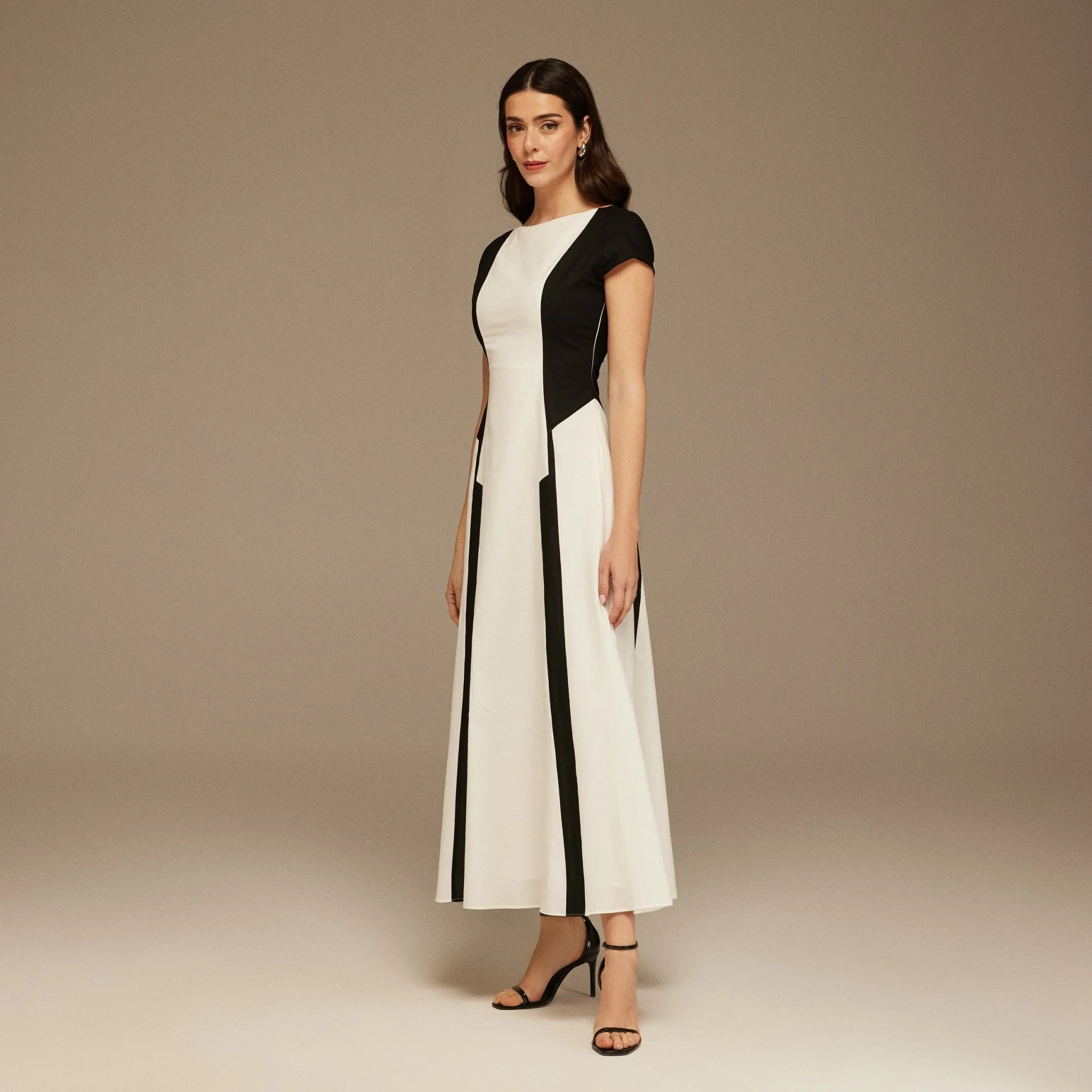 Black and White Cap Sleeve Aline Linen Cotton Midi Dress - Image 2