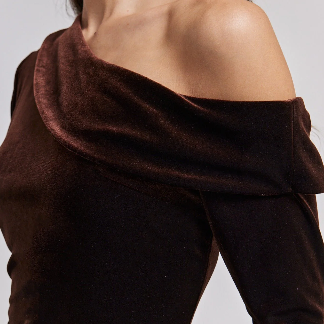 Off Shoulder Long Sleeve Velvet Maxi Dress - Image 3