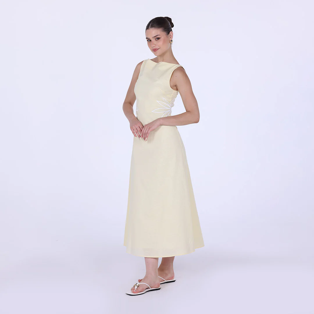 Sleeveless A-line midi dress with waist embroidery