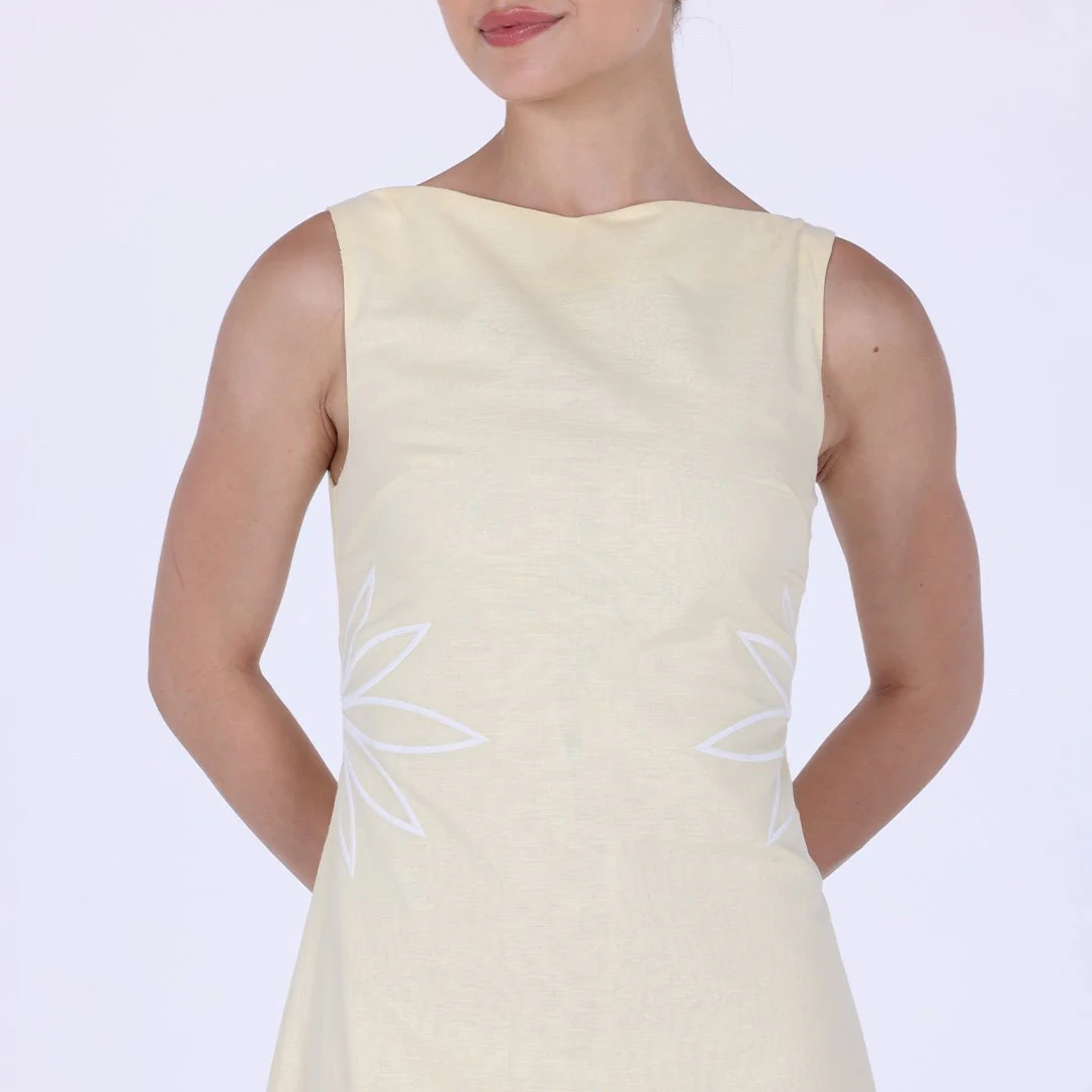 Sleeveless A-line midi dress with waist embroidery - Image 3