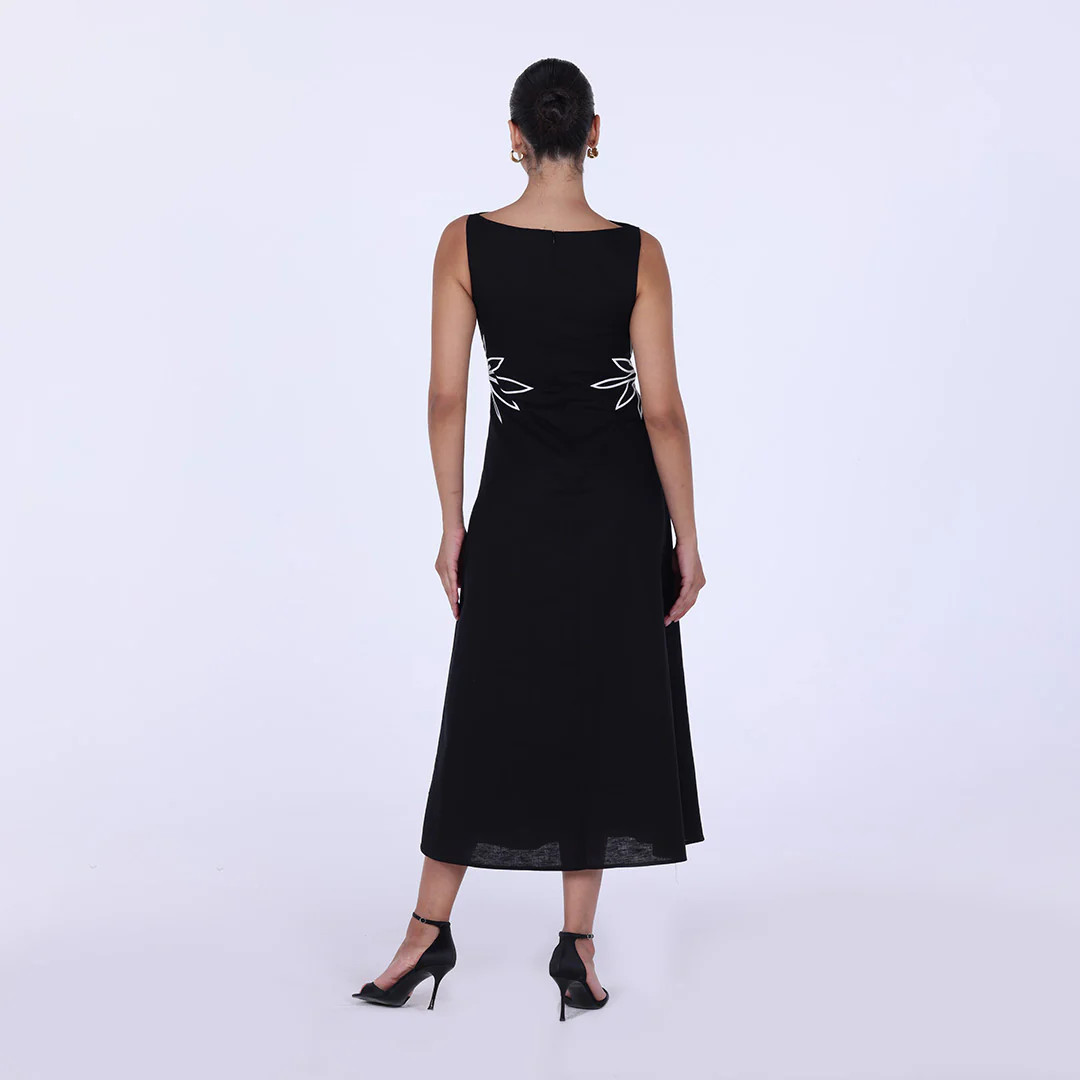 Sleeveless A-line midi dress with waist embroidery - Image 8