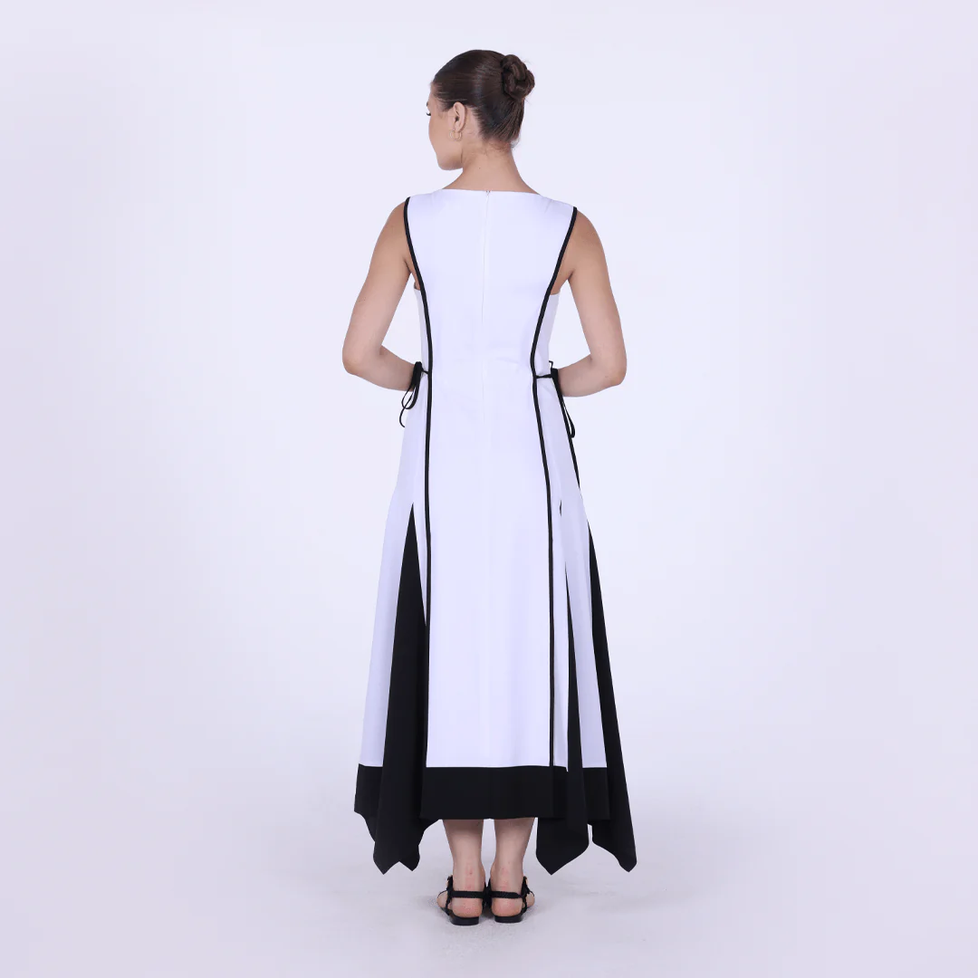 Black & White Sleeveless Contrast Panel Dress - Image 4